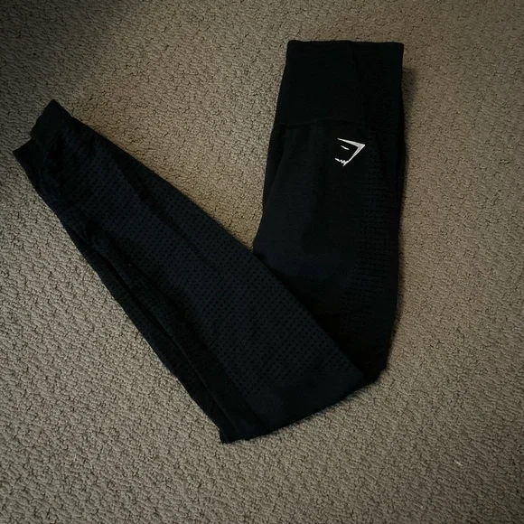 Gymshark Black High-Waisted Leggings - Picture 3 of 3